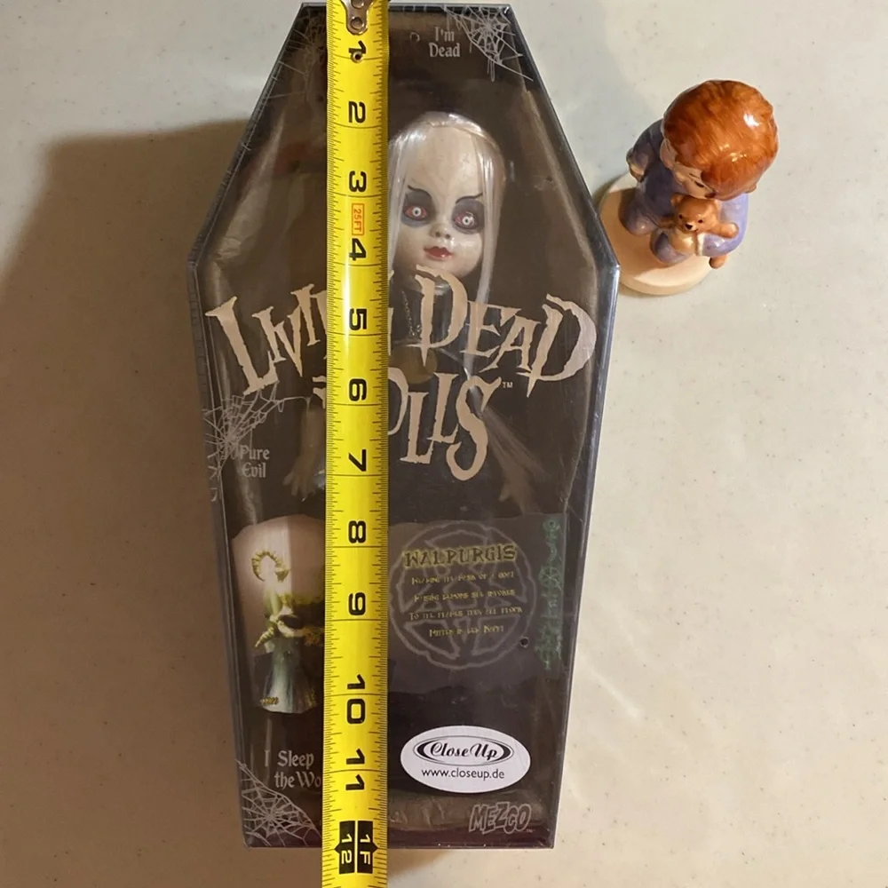 Living Dead Dolls Walpurgis Close Up German Exclusive
